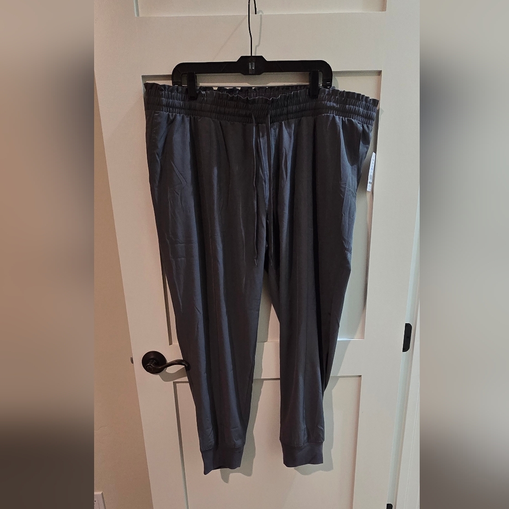 Time and Tru Women's Maternity Charcoal Joggers